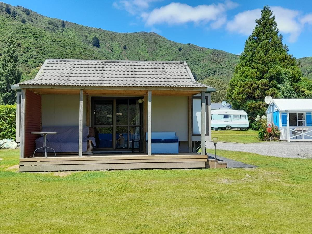 Picton'S Waikawa Bay Holiday Park Esterno foto